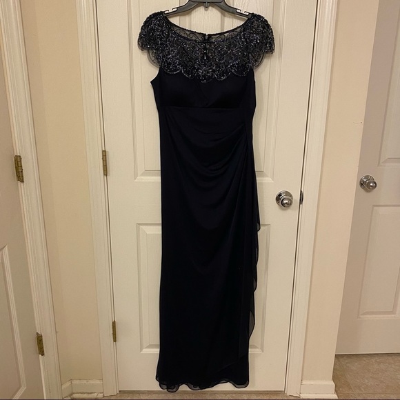 XSCAPE Beaded-Detail Sheer embellished neckline Jersey Knit Gown in Navy Size 8 - Picture 4 of 12